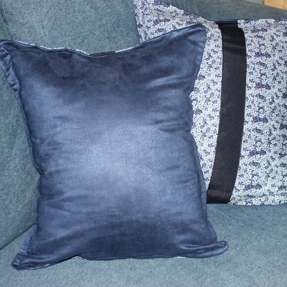 PAIR Blue Floral Pillow Set 19 x 16 NEW - Picture 12 of 13